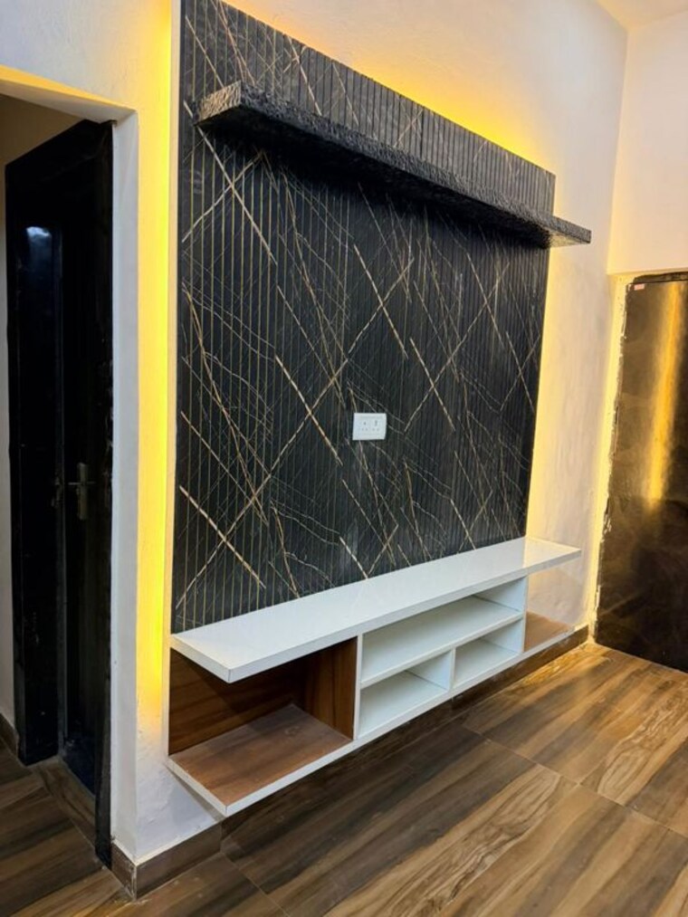 Balcony, sector 36  360 Sq.Mt. Villa In Sector 36 Noida 10573342