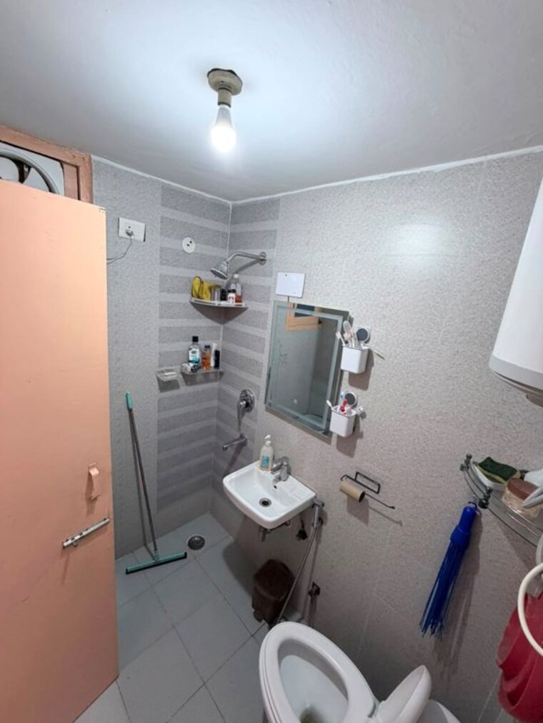 Team Area, sector 19 dwarka 3 Bedroom 1800 Sq.Ft. Builder Floor In Sector 19 Dwarka Delhi 10573375