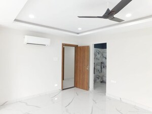 Room in 4 BHK Apartment at Hill View Banjara Hills, Banjara Hills – for Rent