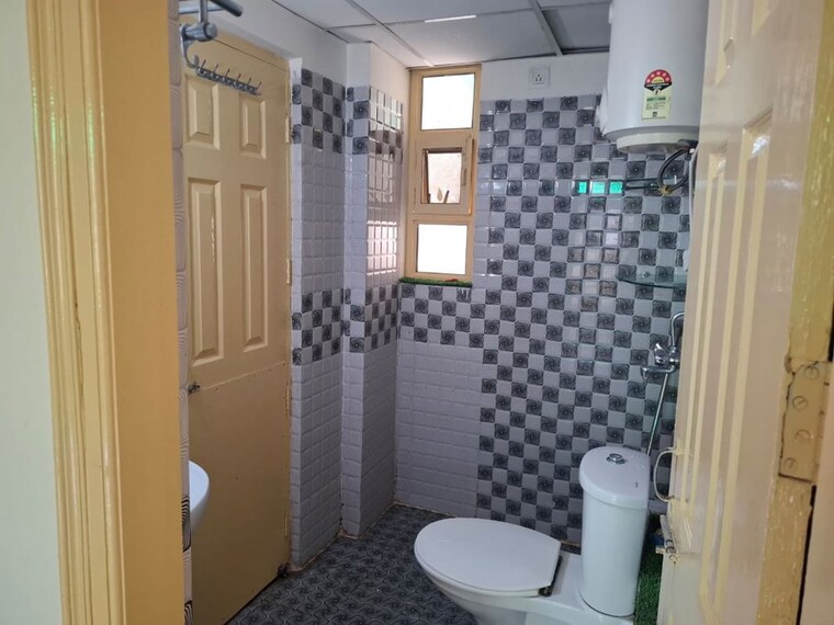 Bathroom, oasis-green 3 Bedroom 1660 Sq.Ft. Apartment In Patiala Road Zirakpur 10573371
