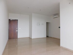 Room in 2 BHK Apartment at Piramal Mahalaxmi, Mahalaxmi – for Rent