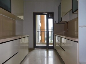 Room in 2 BHK Apartment at Piramal Mahalaxmi, Mahalaxmi – for Rent