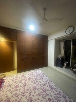 Bedroom in 2.5 BHK Apartment at Chembur – for Rent