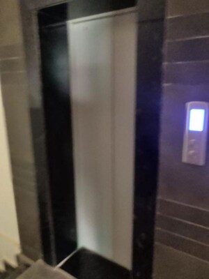 Building Lobby in 4 BHK Builder Floor at Unitech South City II, Sector 50 – for Rent