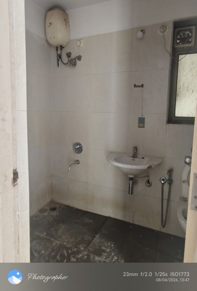 Bathroom, lodha-casa-rio 1.5 Bedroom 820 Sq.Ft. Apartment In Dombivli East Thane 10573414