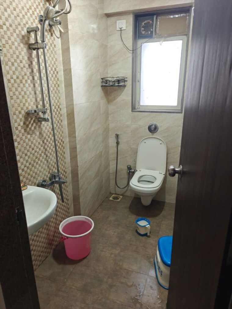 Bathroom, sankalp-ii 2 Bedroom 650 Sq.Ft. Apartment In Malad East Mumbai 10573434