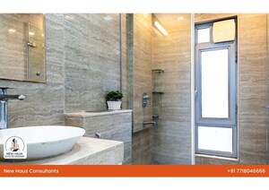 Bathroom in 5 BHK Apartment at Oberoi Exquisite Goregaon, Goregaon East – for Sale