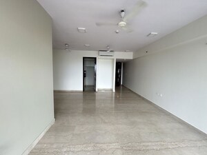 Room in 2 BHK Apartment at Lodha Venezia, Parel – for Rent