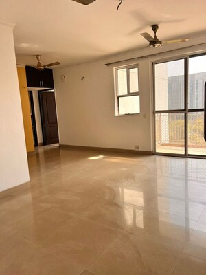Room in 2 BHK Apartment at Unitech The Residences Sector 33, Sector 33 – for Rent