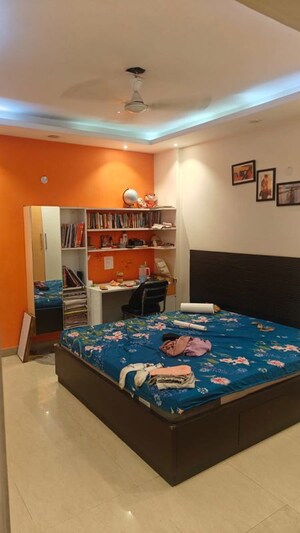 2 BHK Apartment For Rent in Unitech The Residences Sector 33, Sector 33