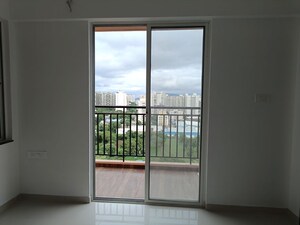 Room in 2 BHK Apartment at Dynamic Imperia Plus, Pisoli – for Rent