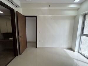 Room in 2 BHK Apartment at Lodha Venezia, Parel – for Rent
