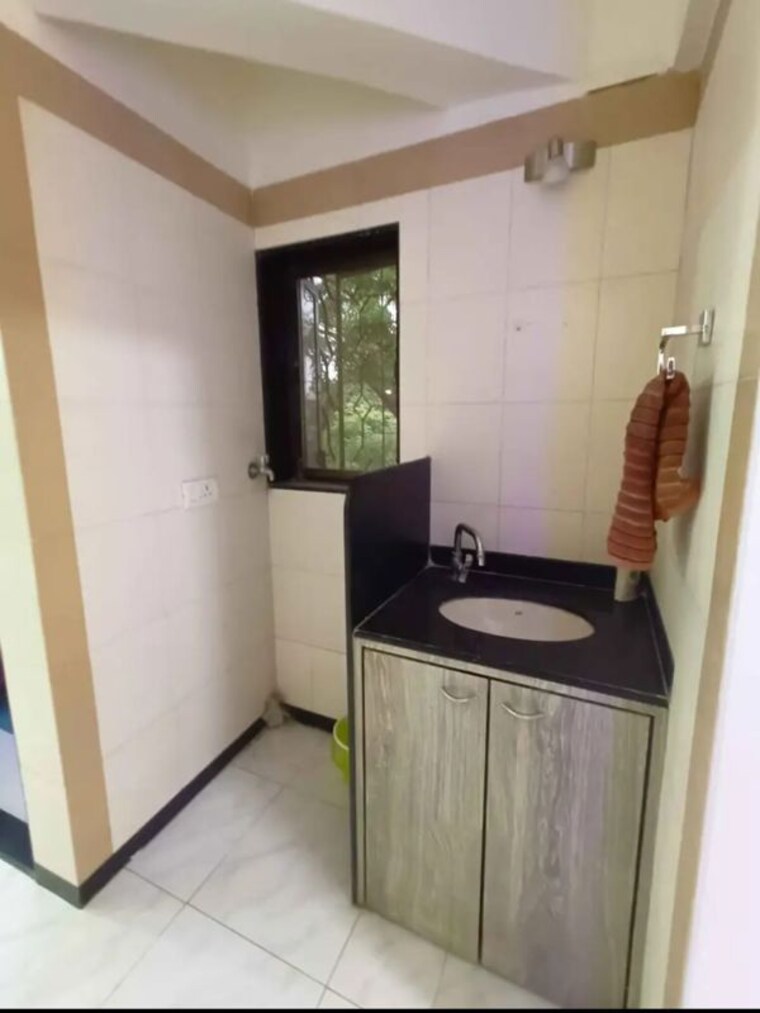 Kitchen, modi-villa 1 Bedroom 500 Sq.Ft. Apartment In Juhu Mumbai 10573462
