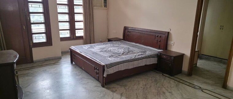 Bedroom, sector 18 3 Bedroom 9000 Sq.Ft. Independent House In Sector 18 Chandigarh 10566021