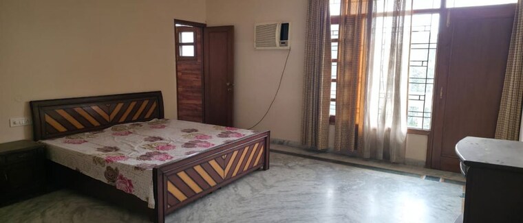 Bedroom, sector 18 3 Bedroom 9000 Sq.Ft. Independent House In Sector 18 Chandigarh 10566021