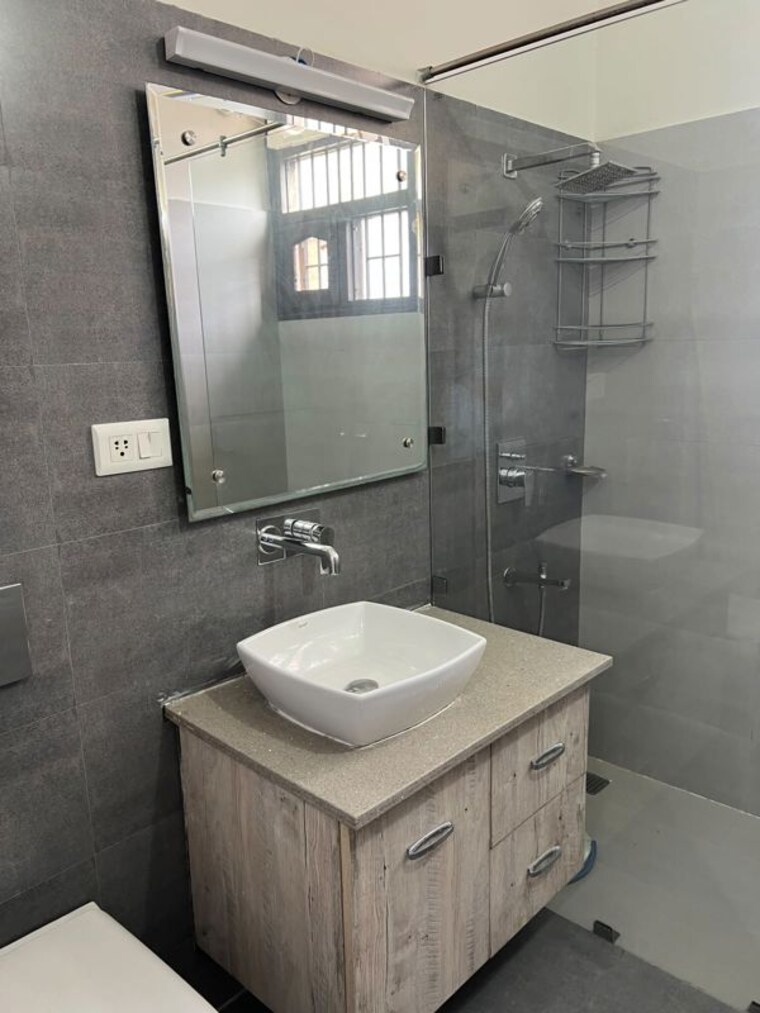 Bathroom, sector 49 3 Bedroom 2600 Sq.Ft. Builder Floor In Sector 49 Chandigarh 10573478