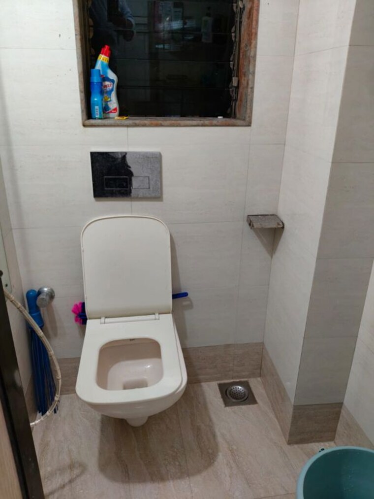 Bathroom, vasant-valley-complex 1 RK 270 Sq.Ft. Apartment In Malad East Mumbai 10573480