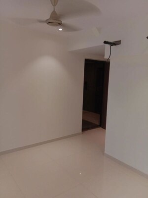 Room in 2.5 BHK Apartment at Kanakia Spaces Zen World, Kanjurmarg East – for Rent
