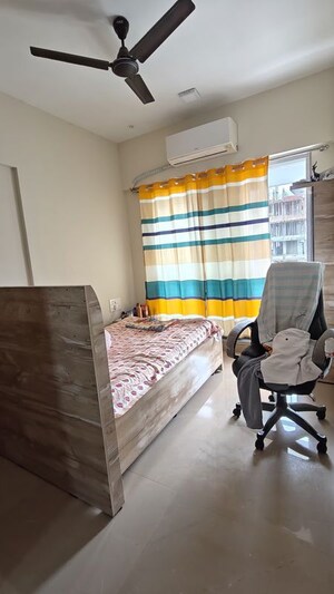 Team Area in 2 BHK Apartment at Satra One, Goregaon West – for Sale