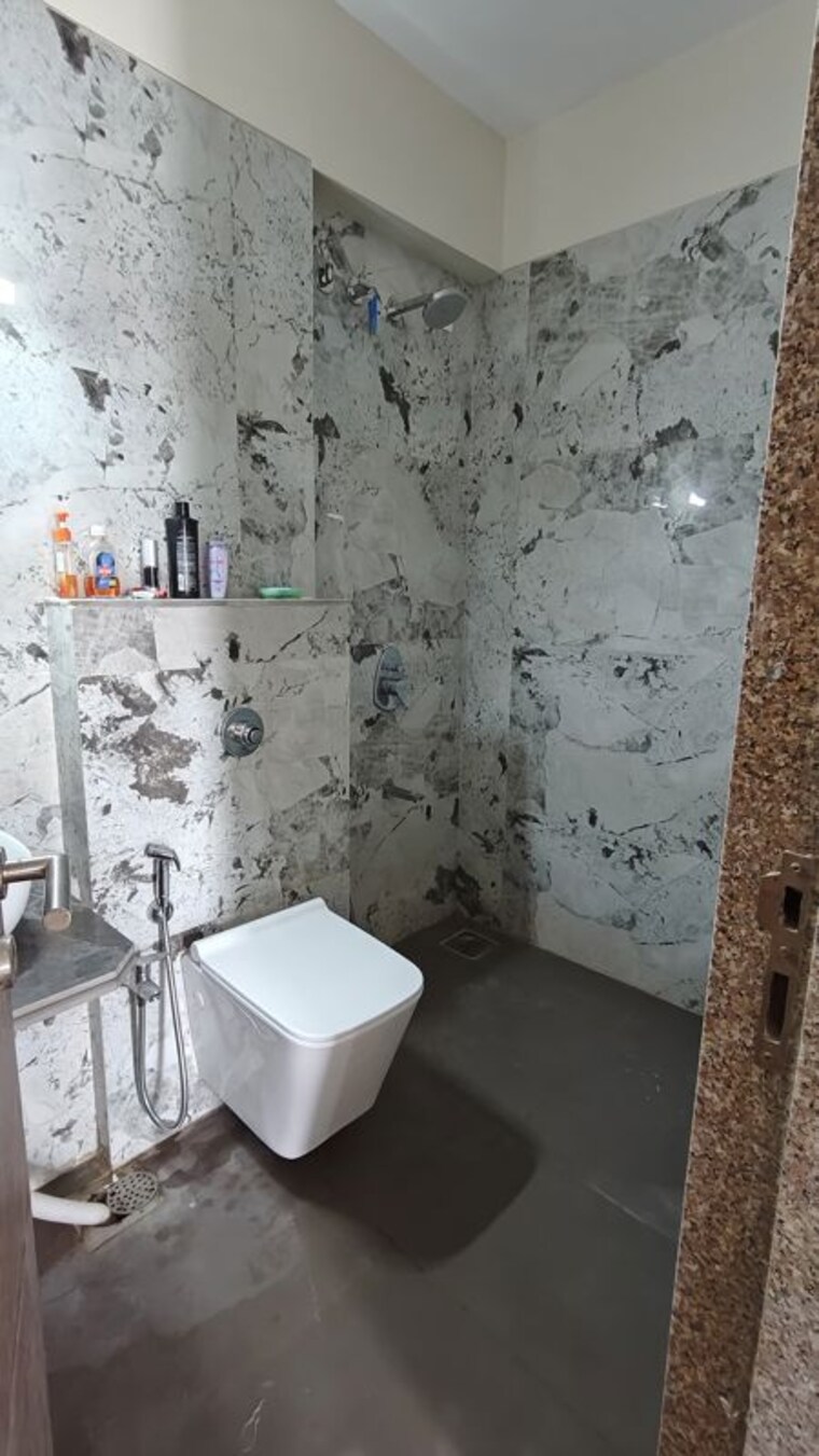 Bathroom, satra-one 2 Bedroom 700 Sq.Ft. Apartment In Goregaon West Mumbai 10573496