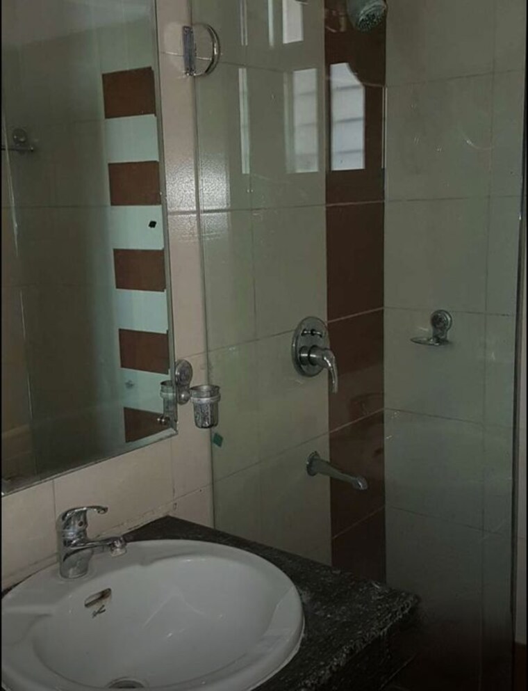 Bathroom, eldeco-elegante 3 Bedroom 2150 Sq.Ft. Apartment In Vibhuti Khand Lucknow 10573493