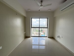 Room in 3 BHK Apartment at Lodha Venezia, Parel – for Rent