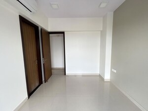 Room in 3 BHK Apartment at Lodha Venezia, Parel – for Rent