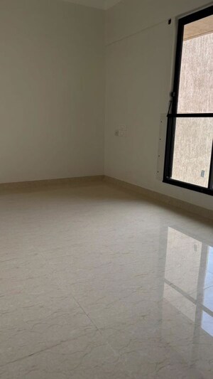 Room in 2.5 BHK Apartment at K Raheja Raheja Residency, Malad East – for Rent