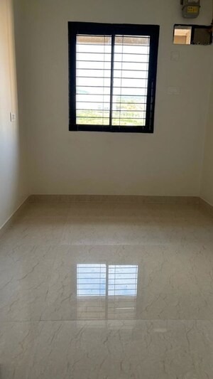 Room in 2.5 BHK Apartment at K Raheja Raheja Residency, Malad East – for Rent