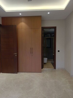 Room in 4 BHK Builder Floor at Geetanjali Enclave – for Rent