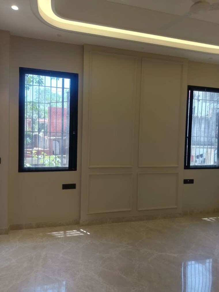 Room, geetanjali enclave 4 Bedroom 340 Sq.Yd. Builder Floor In Geetanjali Enclave Delhi 10573510
