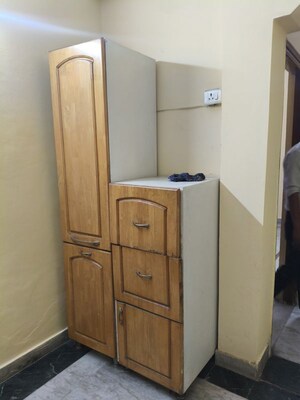 Bathroom in 1 BHK Builder Floor at Sector 52 – for Rent