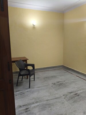 1 BHK Builder Floor For Rent in Sector 52