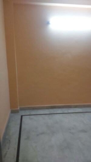 Room in 2.5 BHK Builder Floor at Mayur Vihar – for Sale