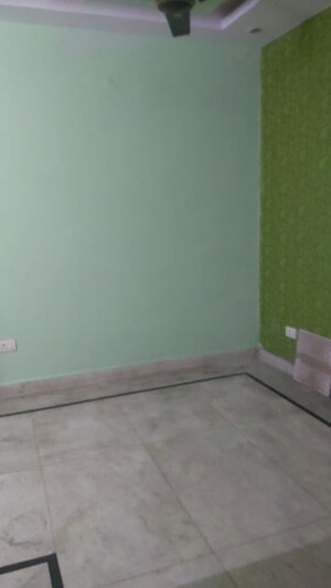 Room in 2.5 BHK Builder Floor at Mayur Vihar – for Sale