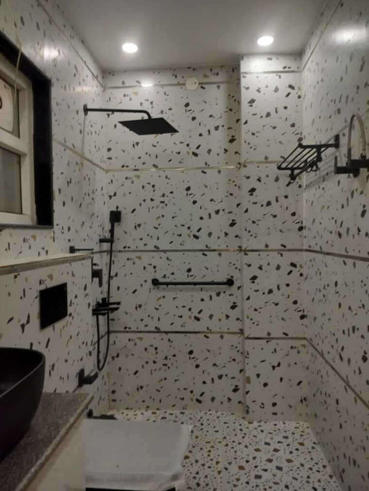 Bathroom, sector 31 4 Bedroom 4000 Sq.Ft. Builder Floor In Sector 31 Gurgaon 10573543