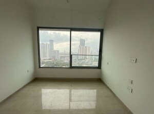 Room in 3 BHK Apartment at Peninsula Salsette 27, Byculla – for Rent