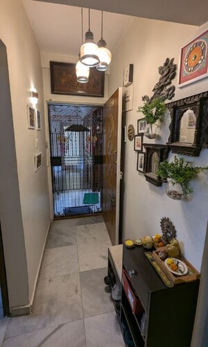  1 BHK Apartment at Bandra West – for Rent