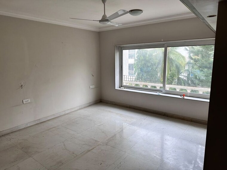 Room, bandra west 3 Bedroom 1100 Sq.Ft. Apartment In Bandra West Mumbai 10573550