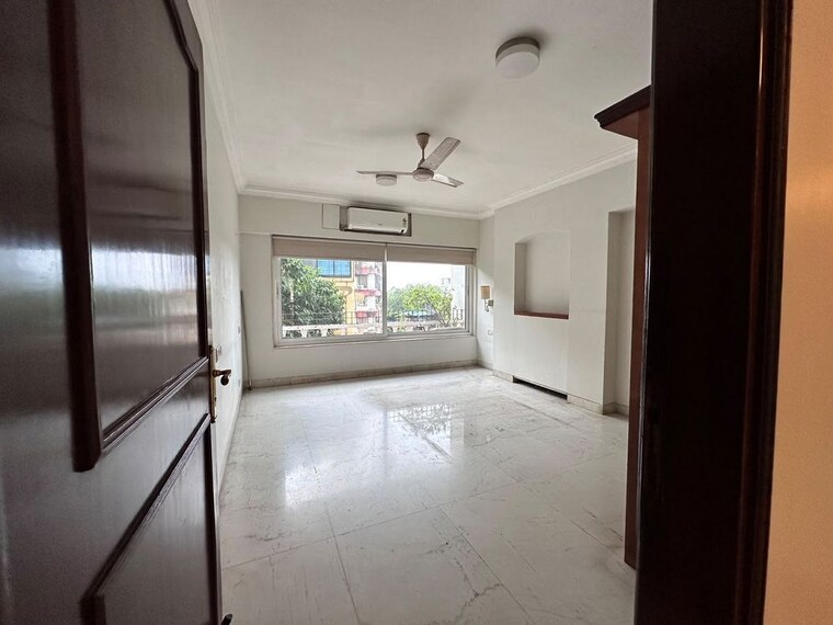 Room, bandra west 3 Bedroom 1100 Sq.Ft. Apartment In Bandra West Mumbai 10573550