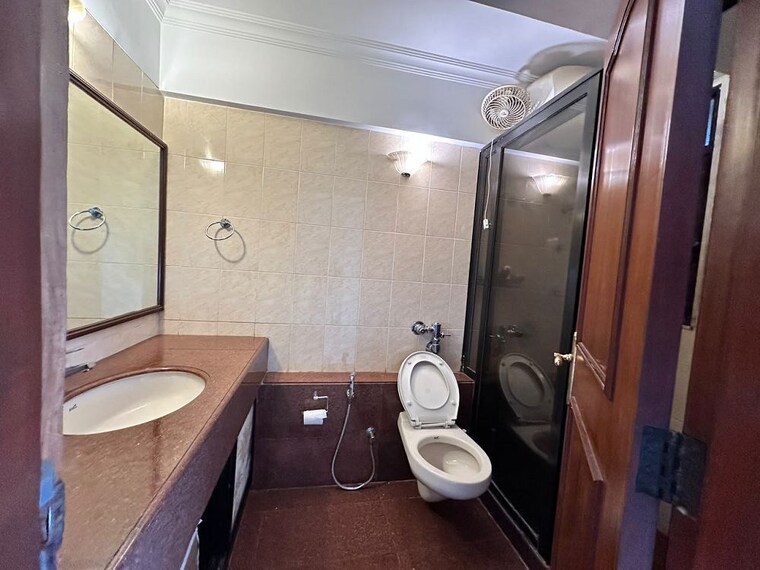Attached Bathroom, bandra west 3 Bedroom 1100 Sq.Ft. Apartment In Bandra West Mumbai 10573550