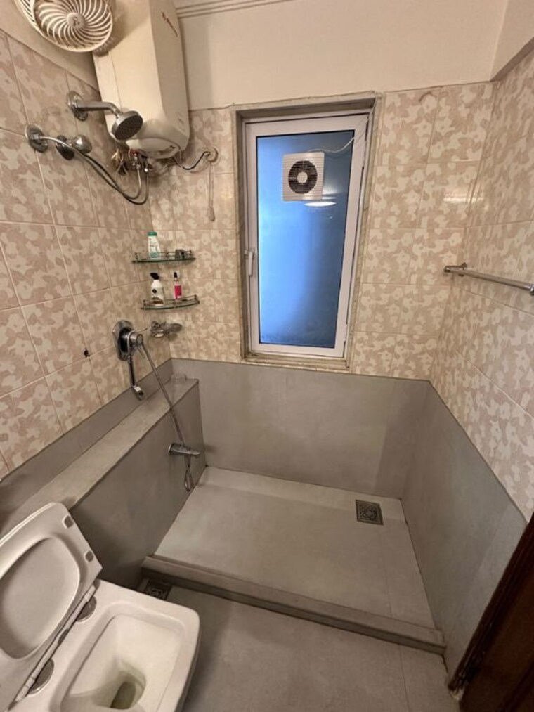 Bathroom, bandra west 3 Bedroom 1100 Sq.Ft. Apartment In Bandra West Mumbai 10573550