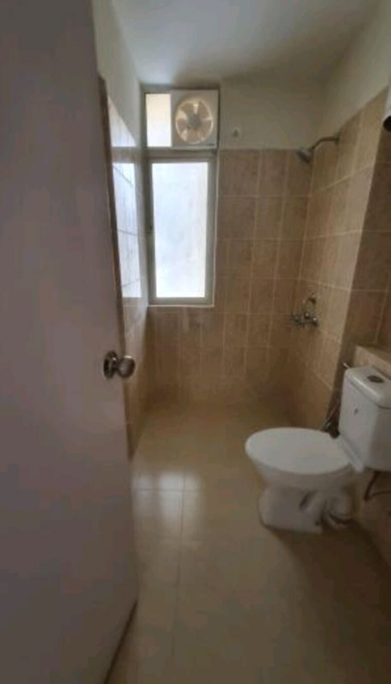 Bathroom, sare-sports-parc 4 Bedroom 2040 Sq.Ft. Apartment In Sector 92 Gurgaon 10573552