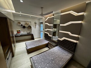 Bedroom in 3 BHK Apartment at Santacruz West – for Rent