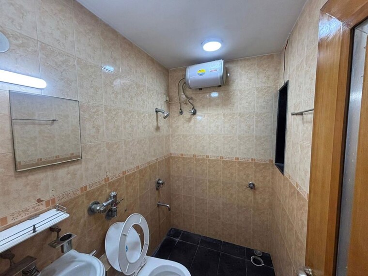 Bathroom, dheeraj-devika 3 Bedroom 1400 Sq.Ft. Apartment In Bandra West Mumbai 10573557