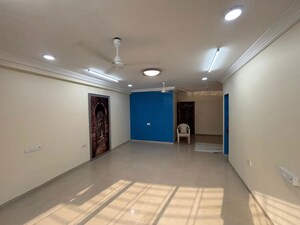 Room in 3 BHK Apartment at Dheeraj Devika, Bandra West – for Rent