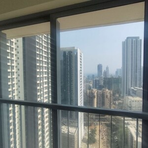Kitchen in 3 BHK Apartment at Kalpataru Elitus, Mulund West – for Sale
