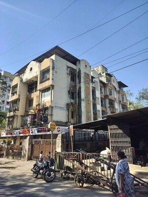  Apartment For Sale in Chembur