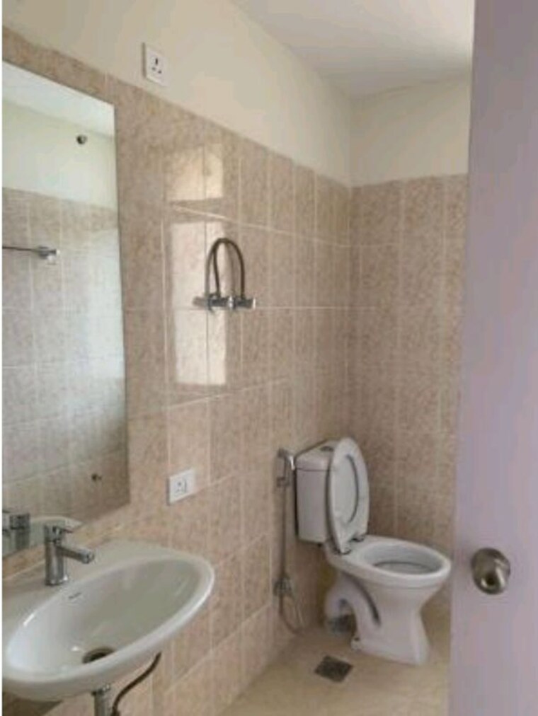 Bathroom, sare-home 4 Bedroom 2040 Sq.Ft. Apartment In Sector 92 Gurgaon 10573566