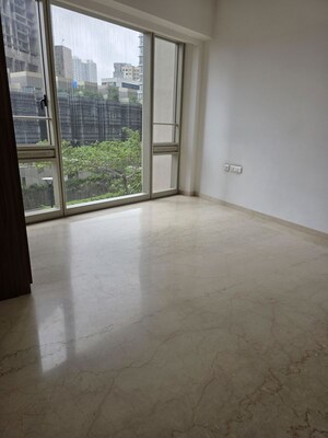 Room in 3 BHK Apartment at Lodha Kiara, Worli – for Sale